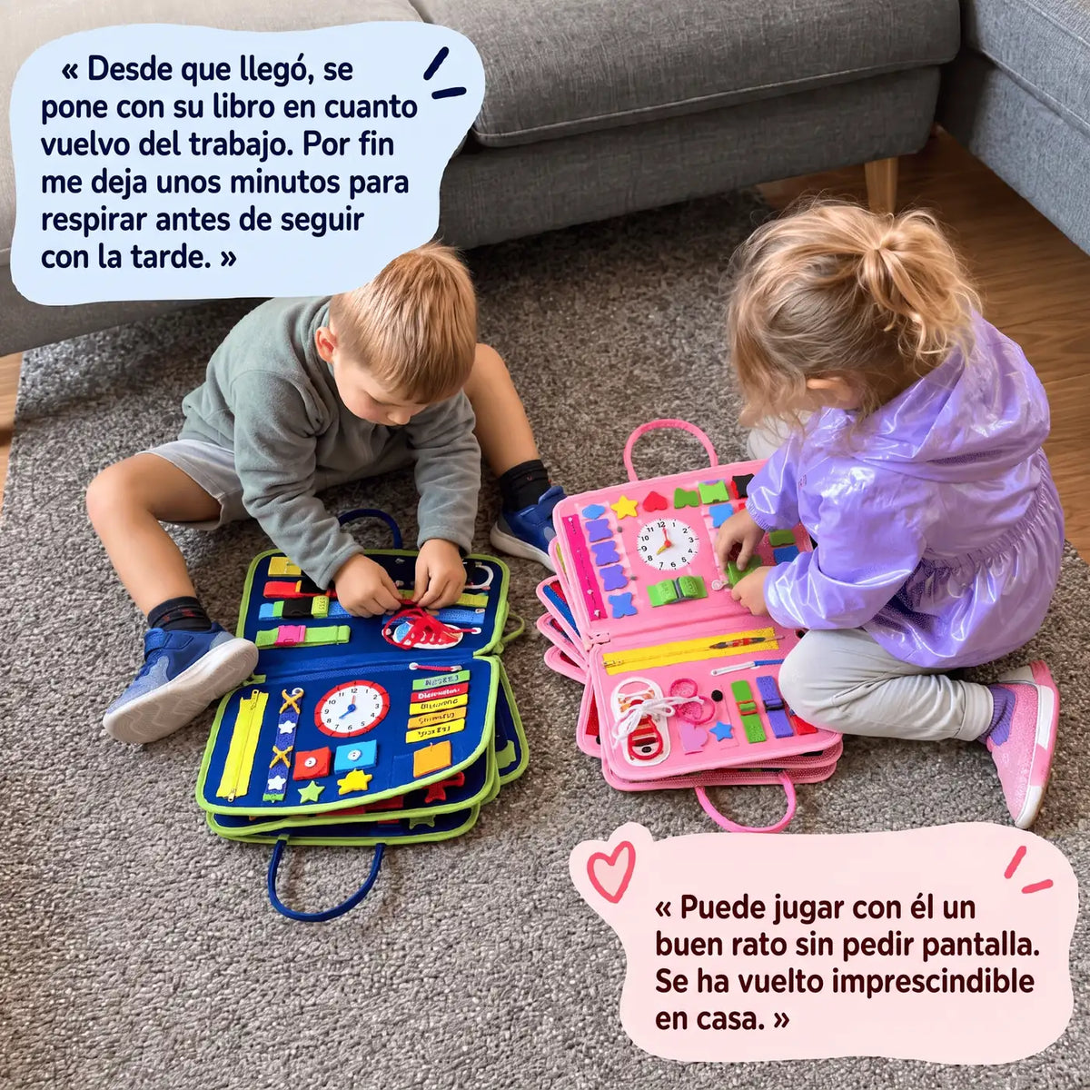 Dos niños jugando con el libro de actividades